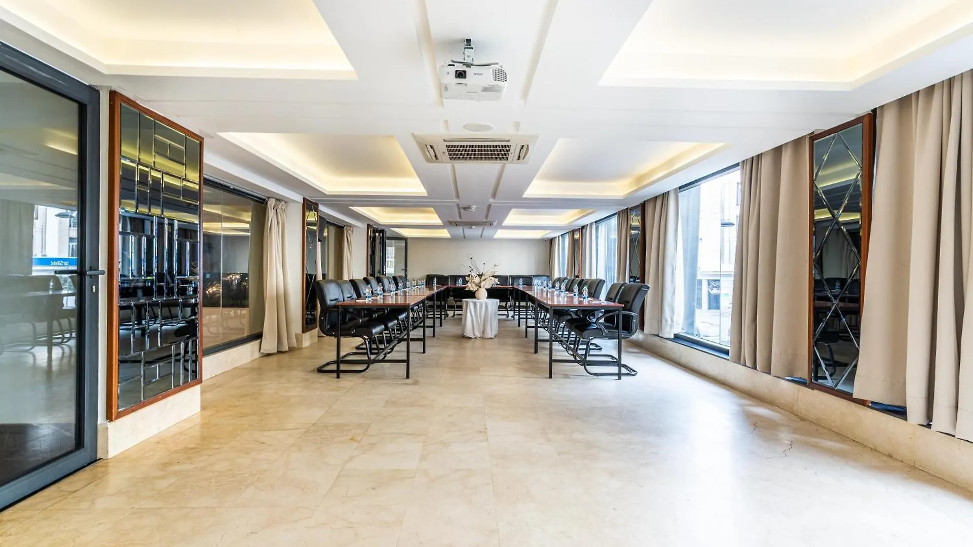 One Hotel Casablanca 5*,